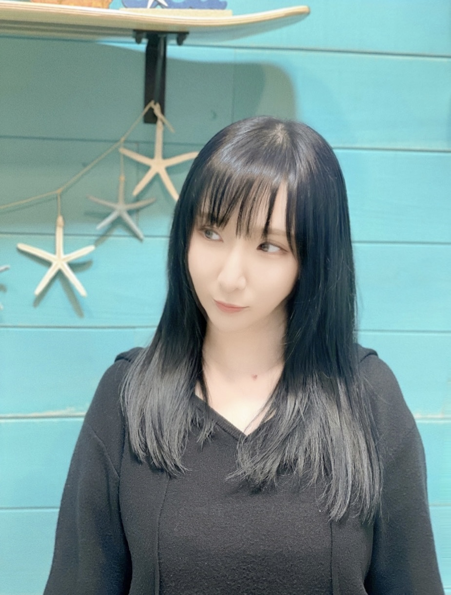 ネイビーカラー